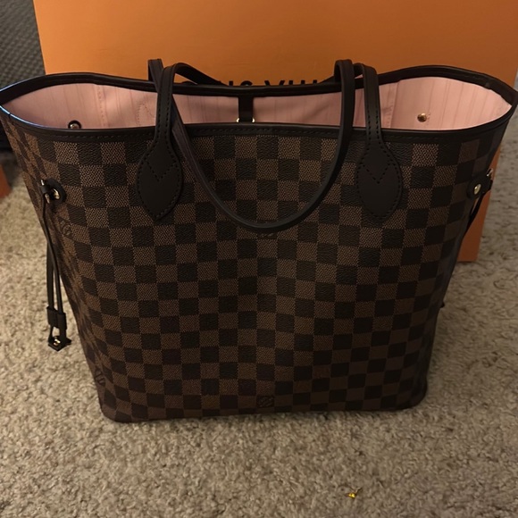 Louis Vuitton Handbags - Louis Vuitton Neverfull MM